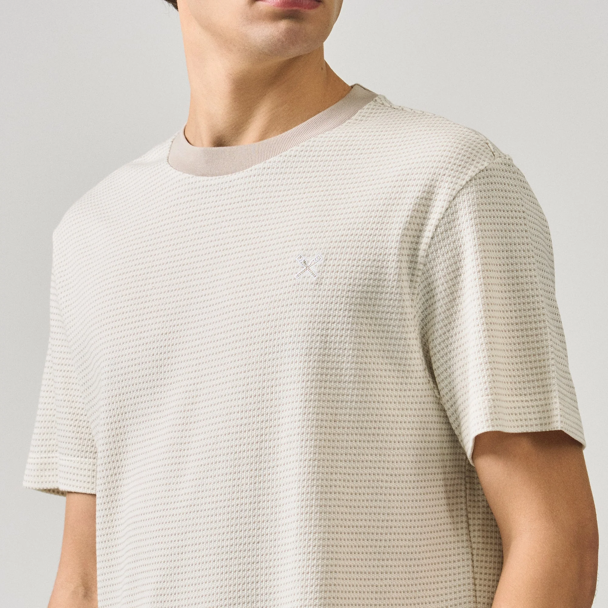 Regular Fit T-Shirt In Two-Tone Jacquard - Image 2